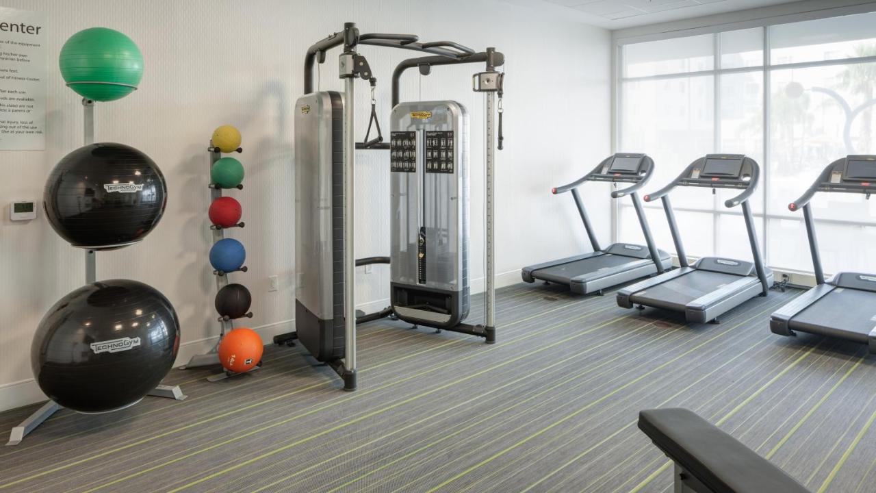  | Holiday Inn Express & Suites Orlando at SeaWorld, an IHG Hotel