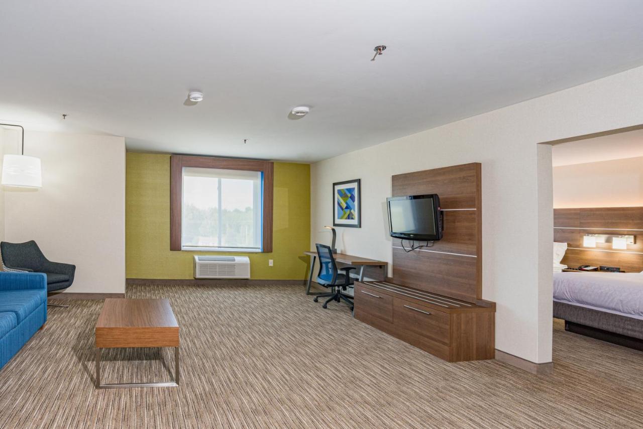 | Holiday Inn Express Hotel & Suites Swansea, an IHG Hotel
