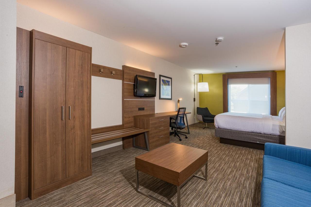 | Holiday Inn Express Hotel & Suites Swansea, an IHG Hotel