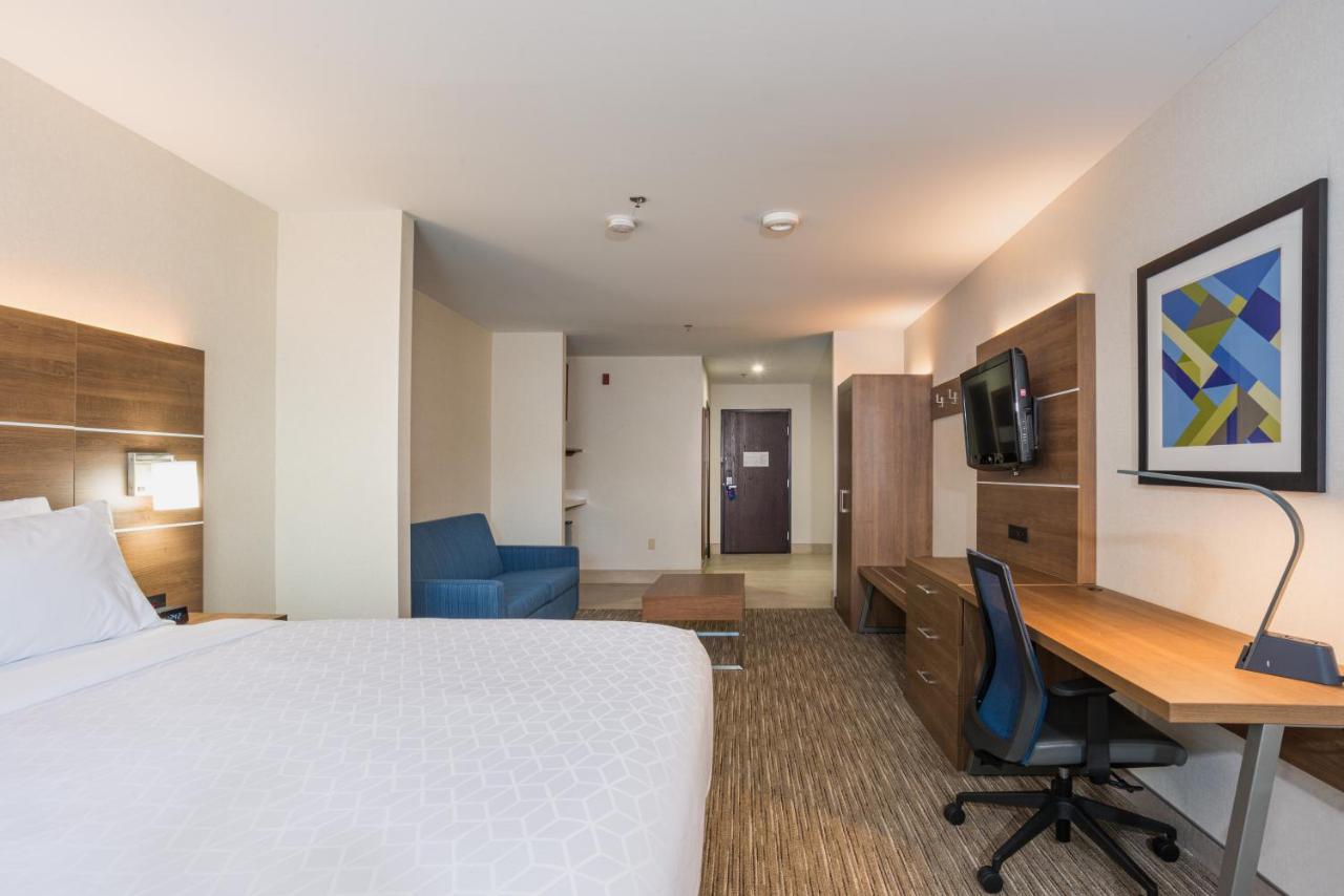 | Holiday Inn Express Hotel & Suites Swansea, an IHG Hotel