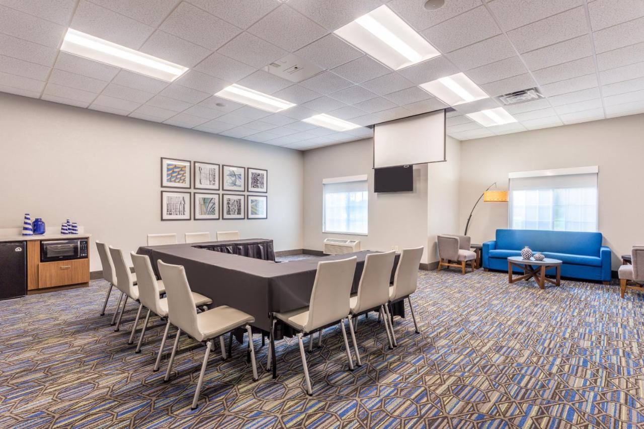 | Holiday Inn Express Hotel & Suites Eau Claire North, an IHG Hotel