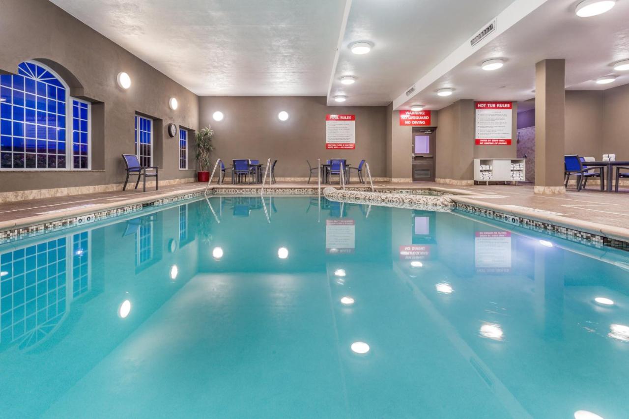 | Holiday Inn Express Hotel & Suites Eau Claire North, an IHG Hotel