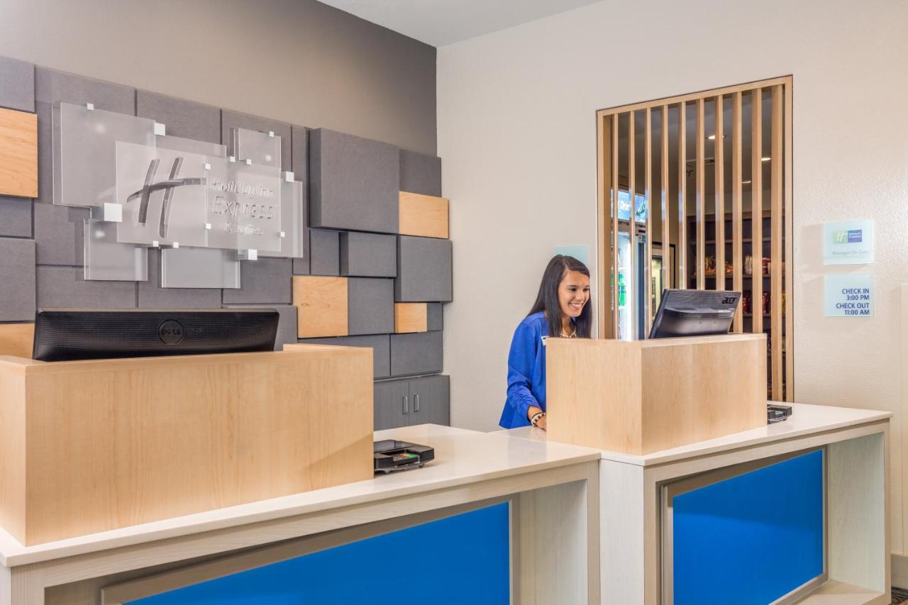 | Holiday Inn Express Hotel & Suites Eau Claire North, an IHG Hotel