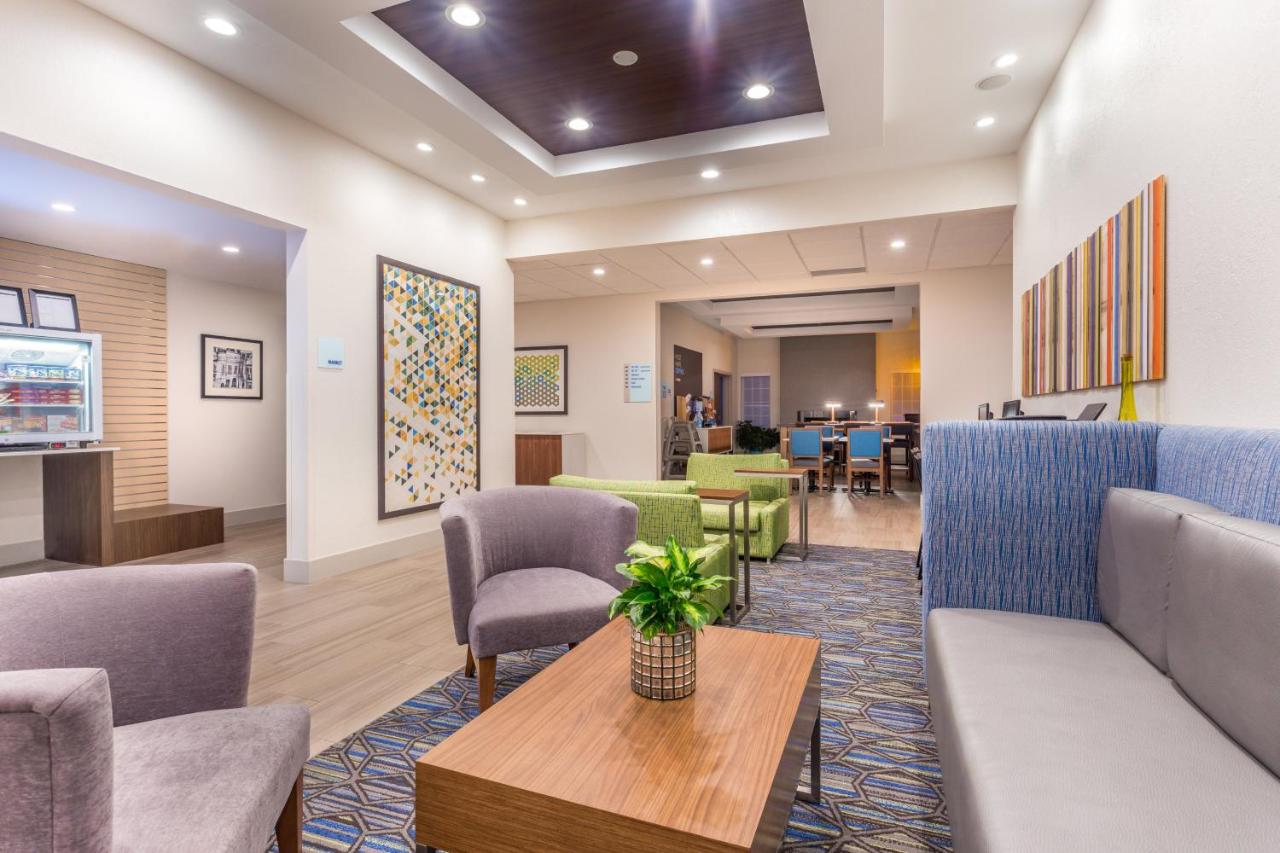 | Holiday Inn Express Hotel & Suites Eau Claire North, an IHG Hotel