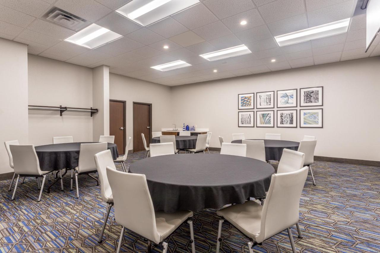 | Holiday Inn Express Hotel & Suites Eau Claire North, an IHG Hotel