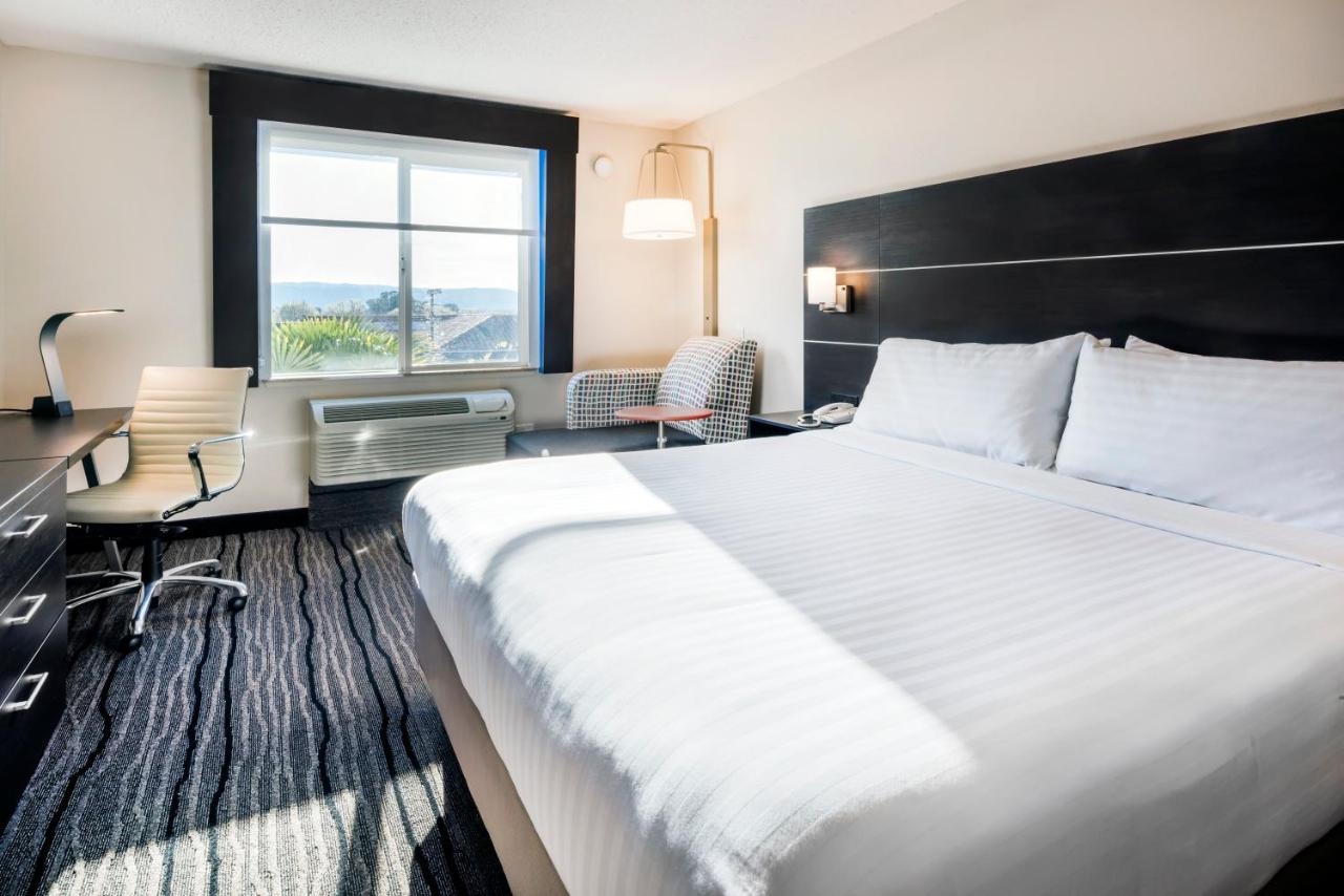 King Room - Mobility Access/Roll in Shower - Non-Smoking at Holiday Inn Express Hotel & Suites Livermore by IHG