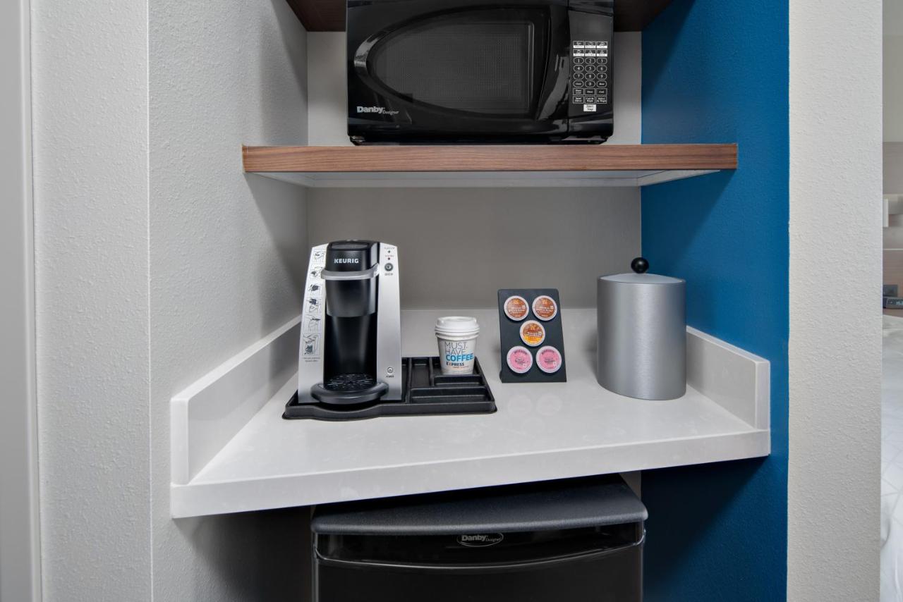 Room with Two Beds - Hearing Accessible - Non-Smoking at Holiday Inn Express & Suites Elkhorn - Lake Geneva Area, an IHG Hotel