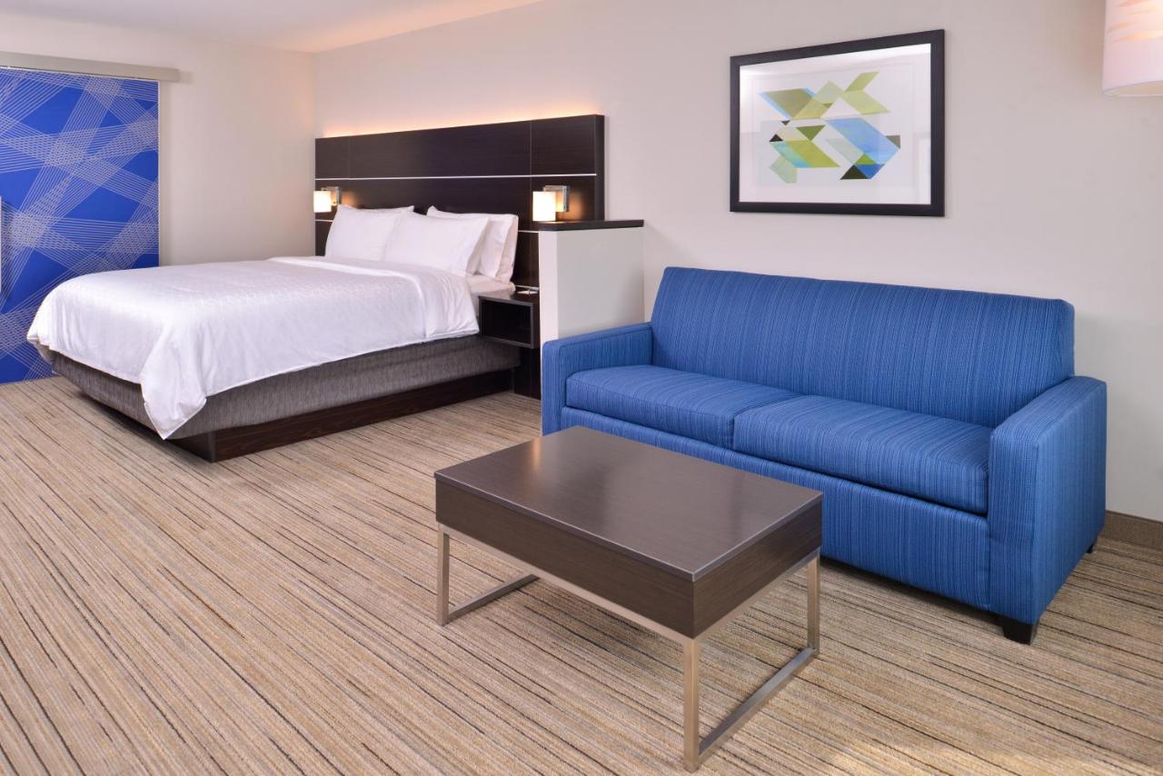 King Room - Non-Smoking at Holiday Inn Express & Suites Olathe West by IHG