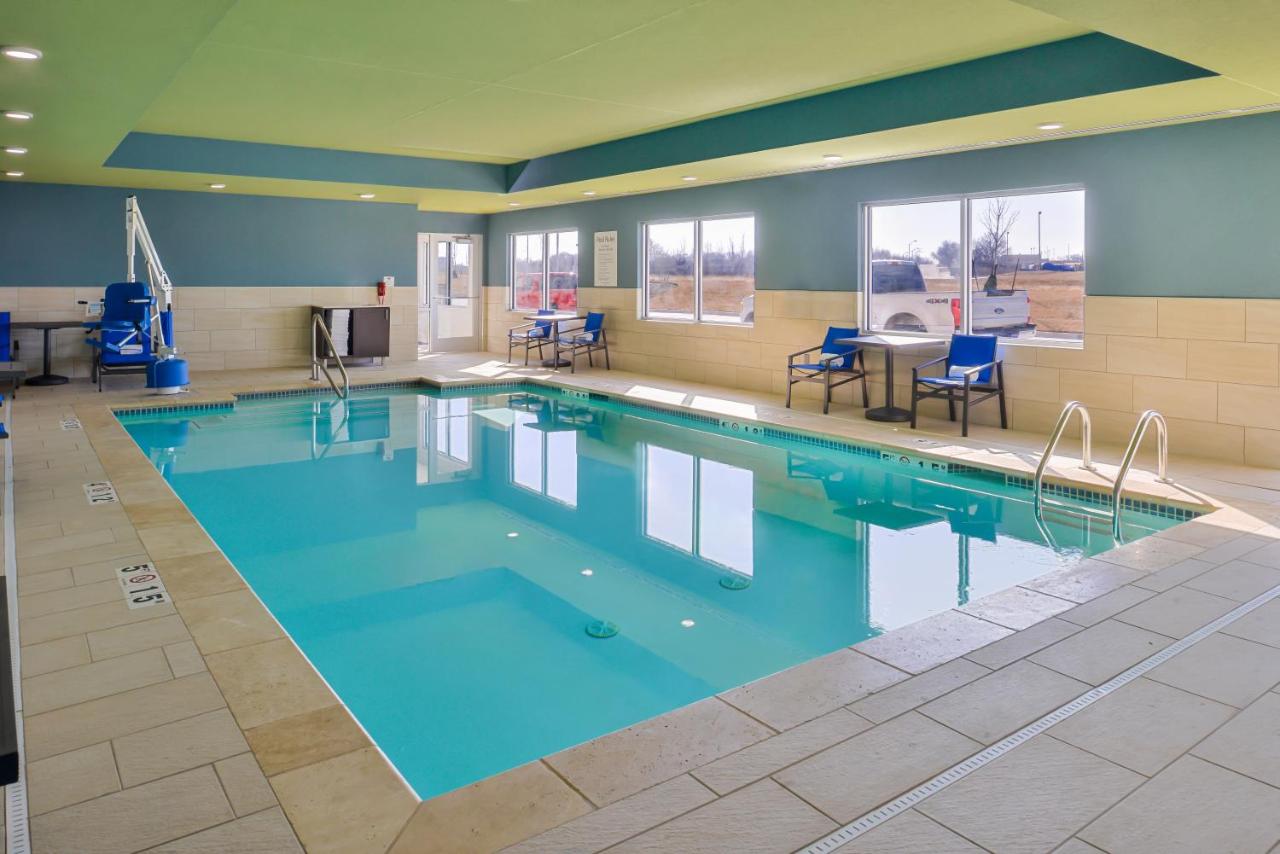 | Holiday Inn Express & Suites - Kansas City - Lee's Summit, an IHG Hotel