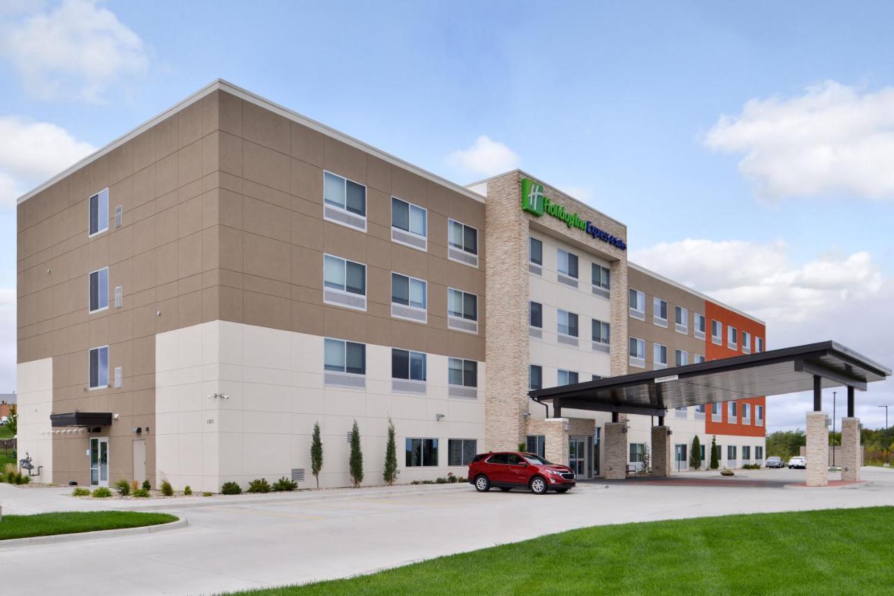 | Holiday Inn Express & Suites - Kansas City - Lee's Summit, an IHG Hotel