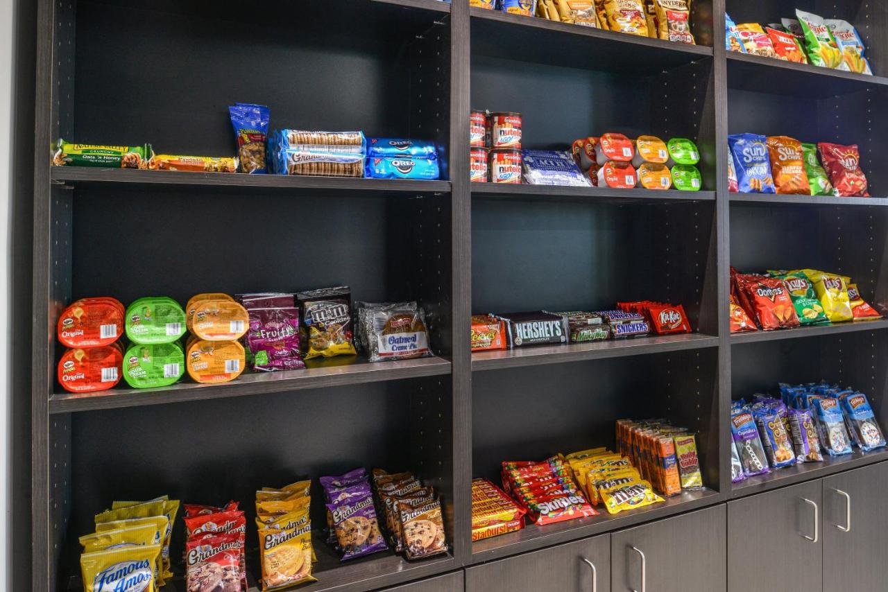 | Holiday Inn Express & Suites - Kansas City - Lee's Summit, an IHG Hotel