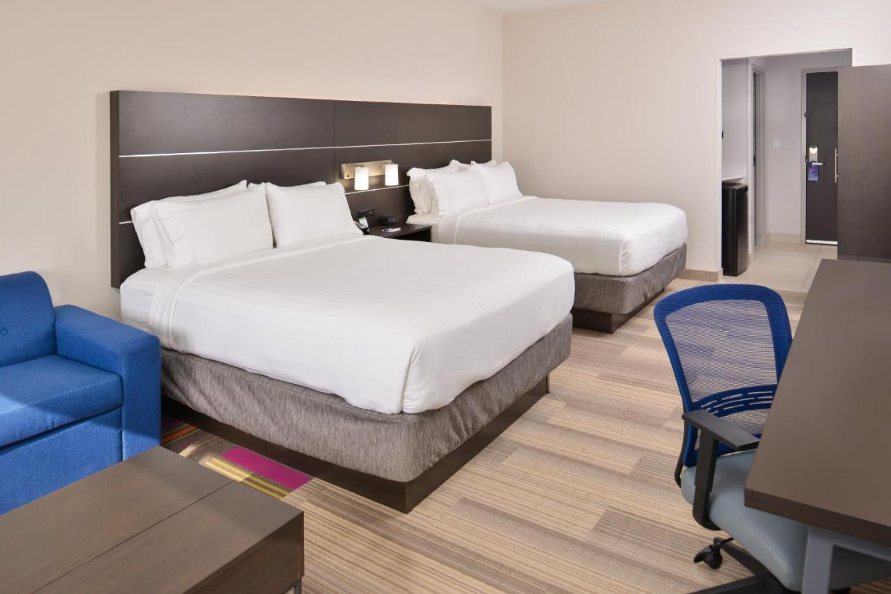 | Holiday Inn Express & Suites - Kansas City - Lee's Summit, an IHG Hotel