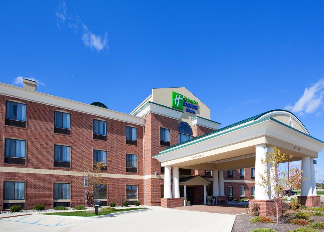| Holiday Inn Express Hotel & Suites Chesterfield - Selfridge Area, an IHG Hotel