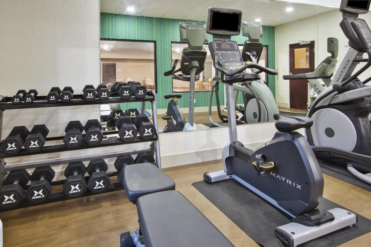 | Holiday Inn Express Niles, an IHG Hotel