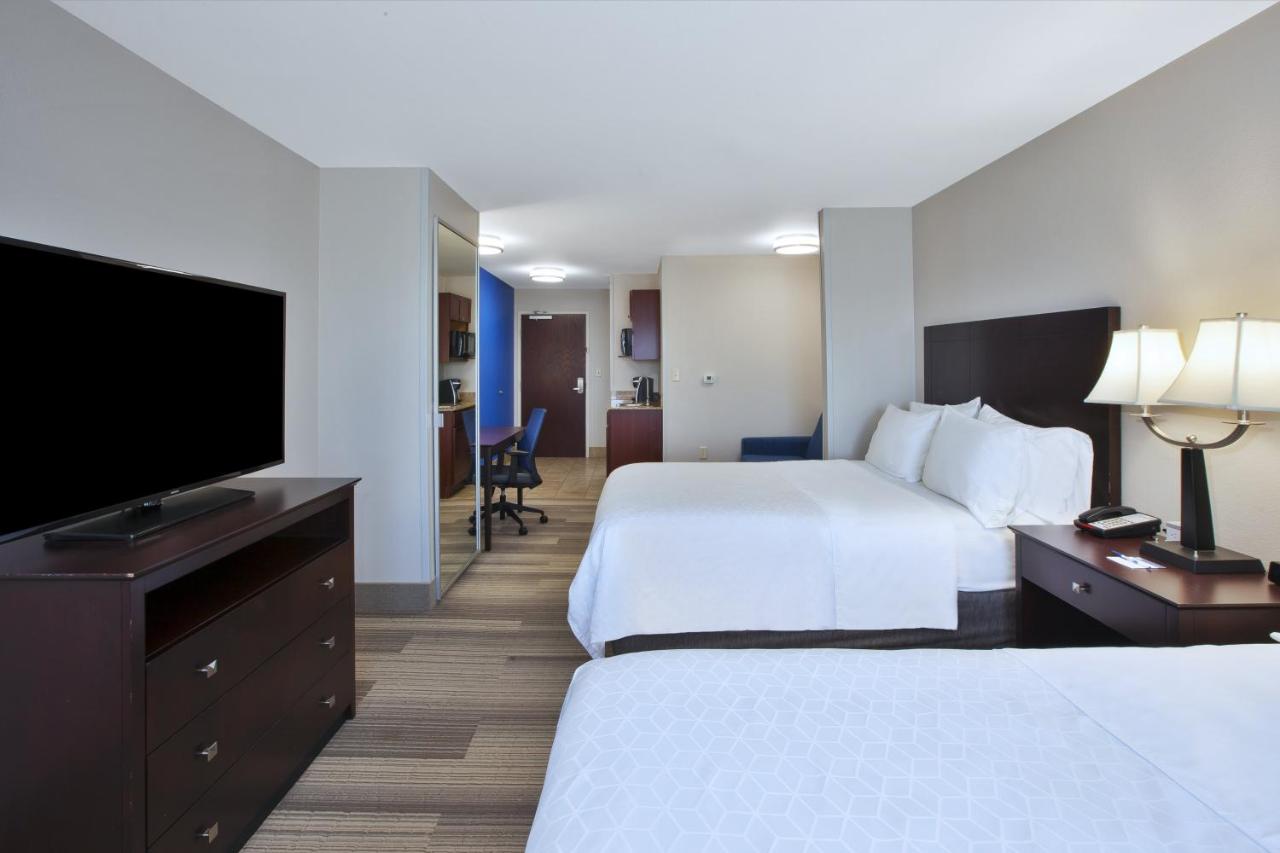| Holiday Inn Express Niles, an IHG Hotel