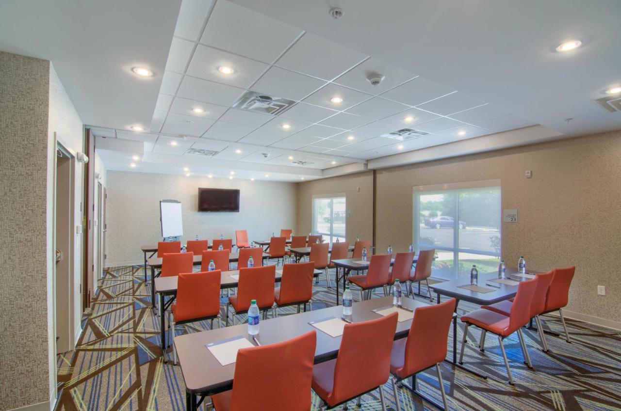  | Holiday Inn Express And Suites Mobile - University Area, an IHG Hotel