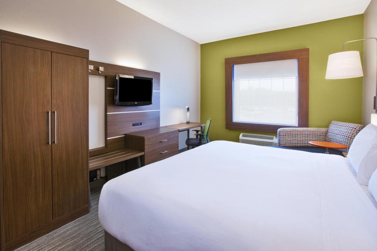 Standard Room at Holiday Inn Express & Suites Manchester by IHG