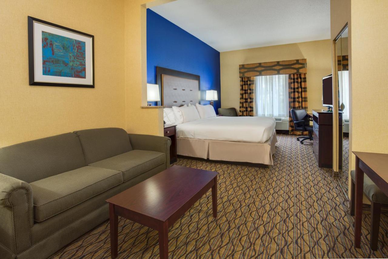  | Holiday Inn Express Tower Center New Brunswick, an IHG Hotel