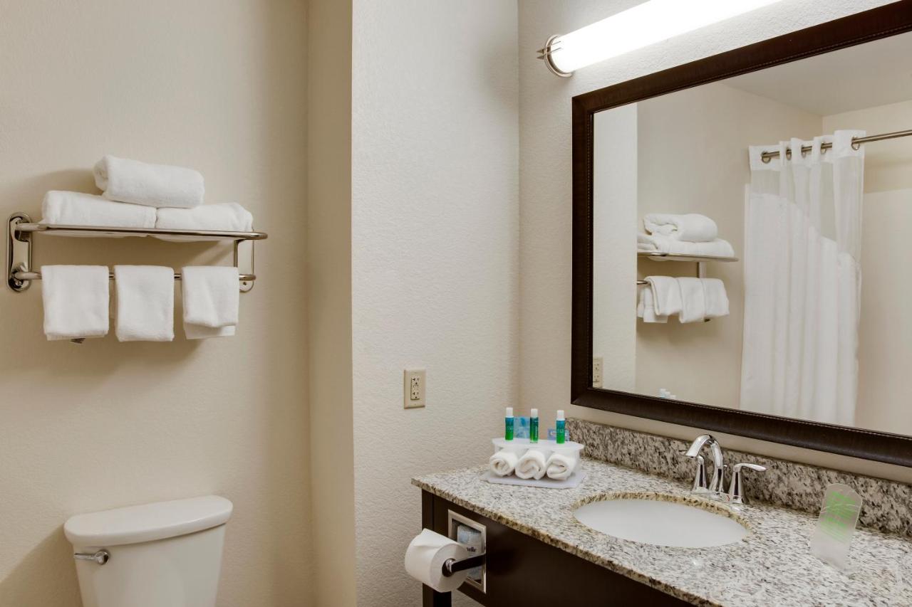 King Suite - Non-Smoking at Holiday Inn Express & Suites Nevada by IHG