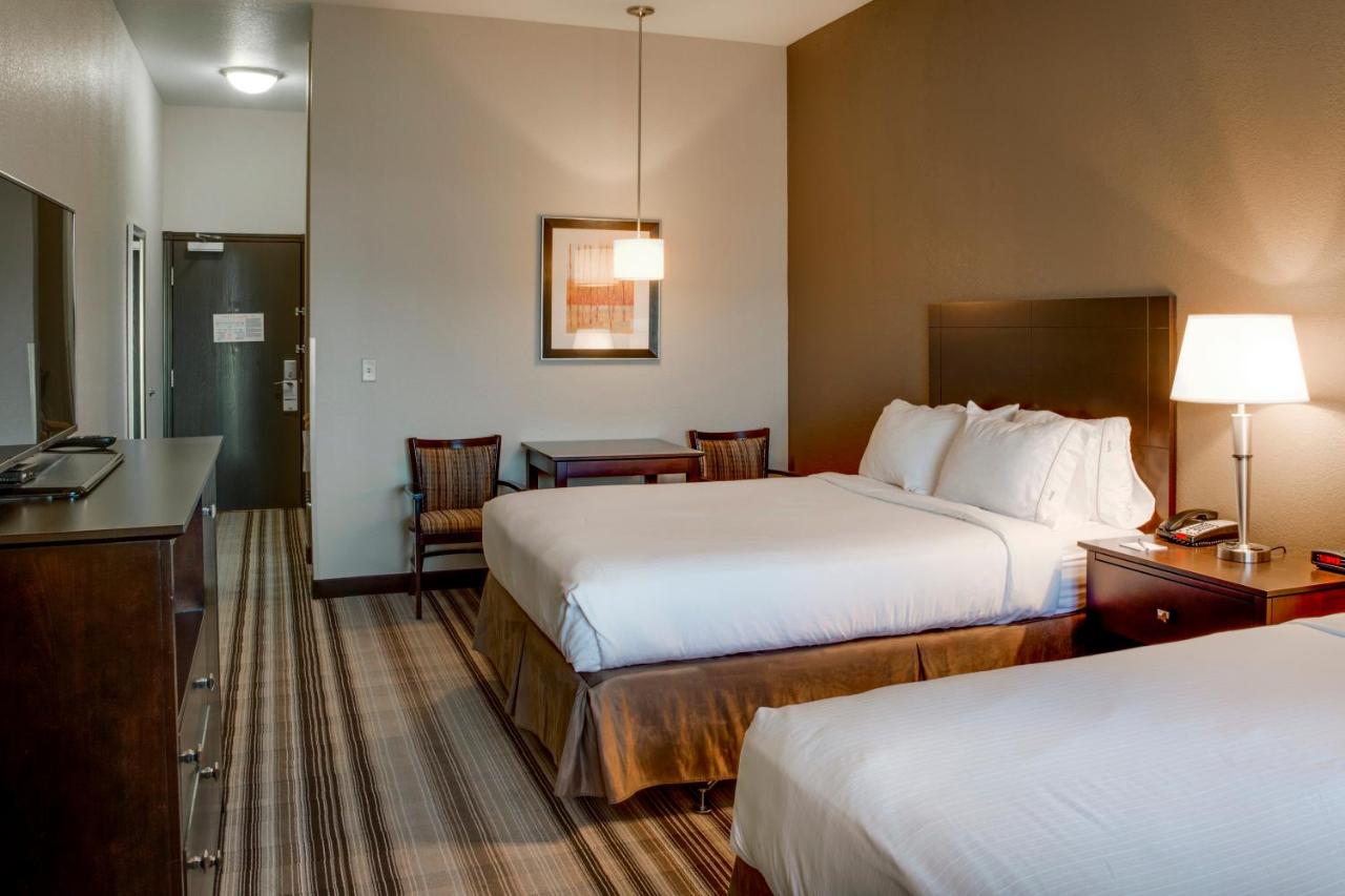  | Holiday Inn Express & Suites Nevada