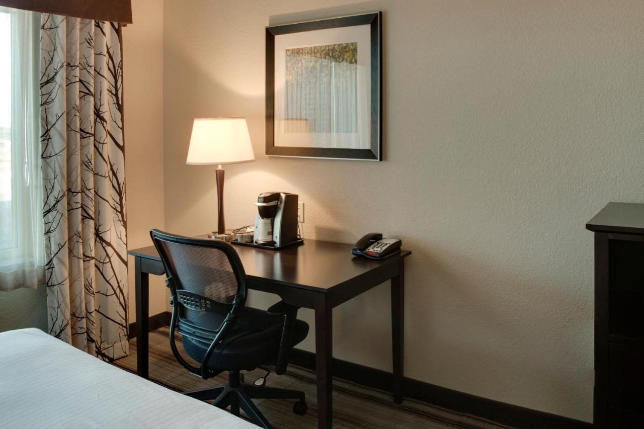 Suite - Hearing Accessible - Non-Smoking at Holiday Inn Express & Suites Nevada by IHG
