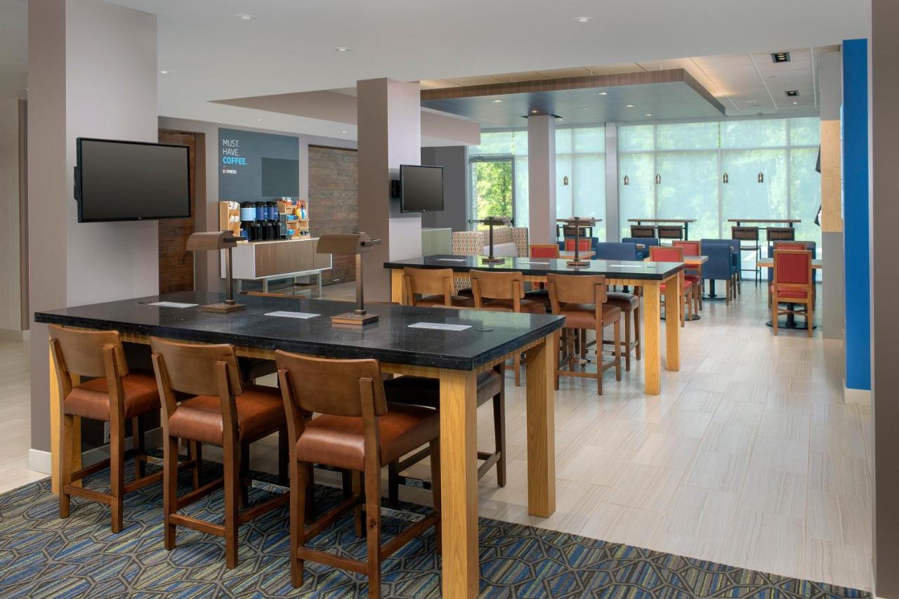 | Holiday Inn Express & Suites - North Brunswick, an IHG Hotel
