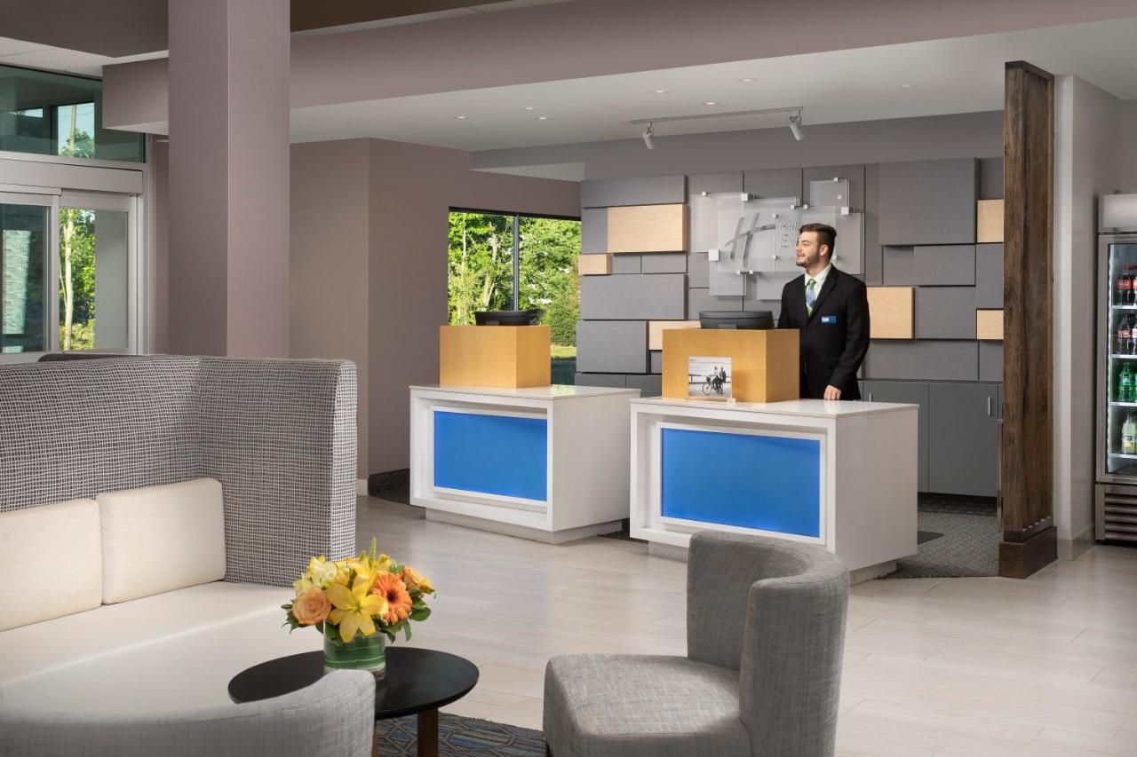| Holiday Inn Express & Suites - North Brunswick, an IHG Hotel