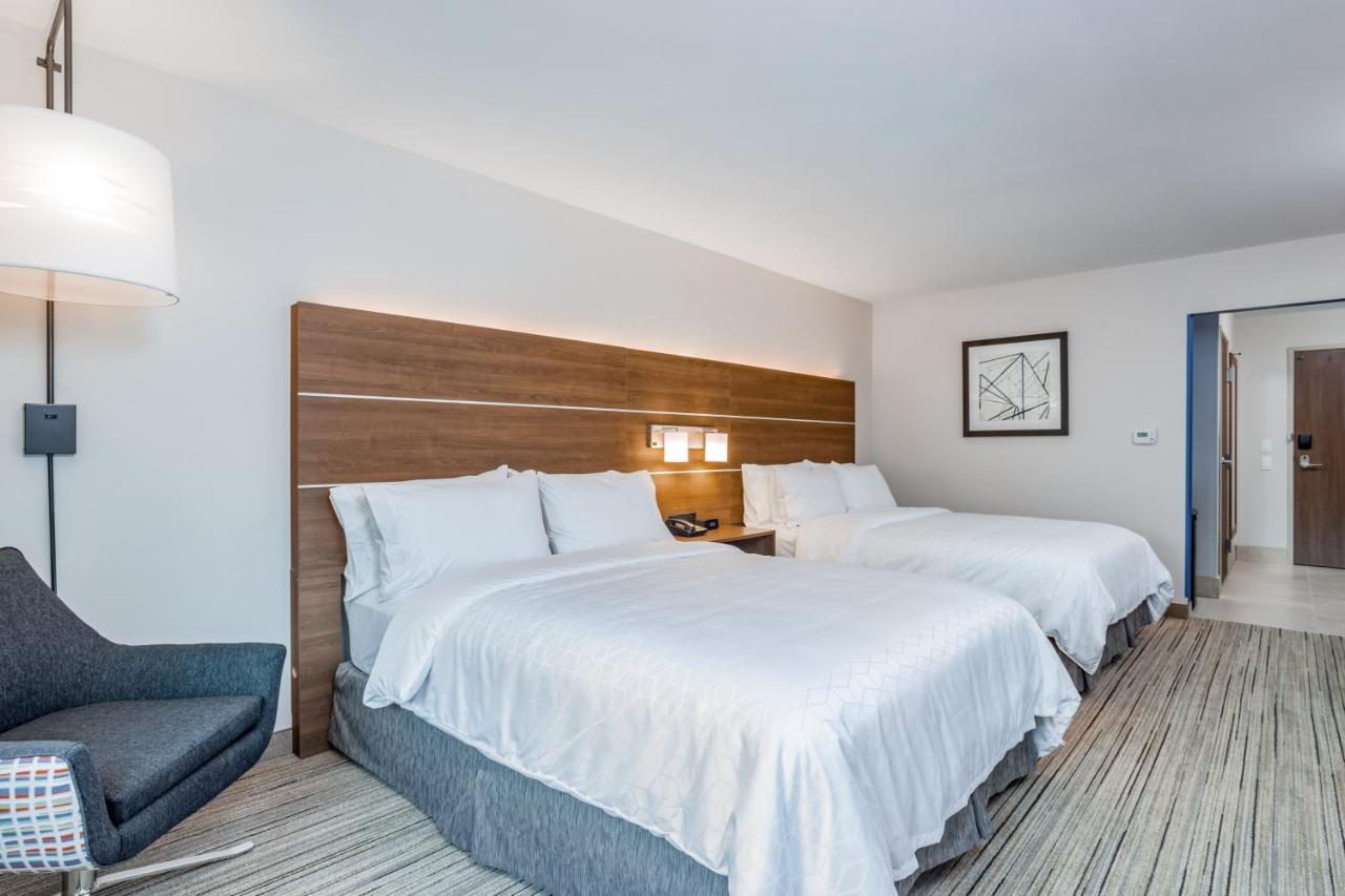 Suite - Hearing Accessible/Non-Smoking at Holiday Inn Express & Suites Elkhart North by IHG