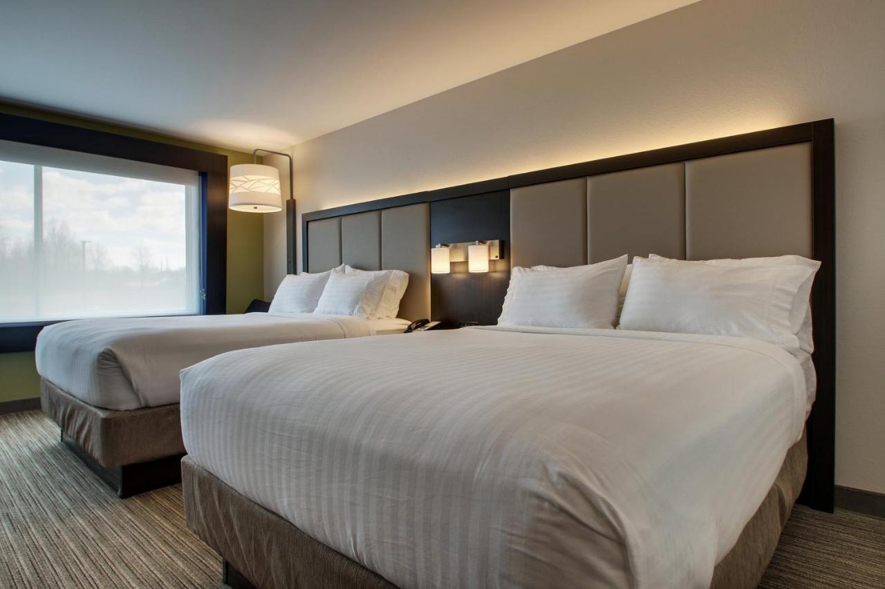 Queen Room with Two Queen Beds - Non-Smoking at Holiday Inn Express & Suites Mount Vernon by IHG