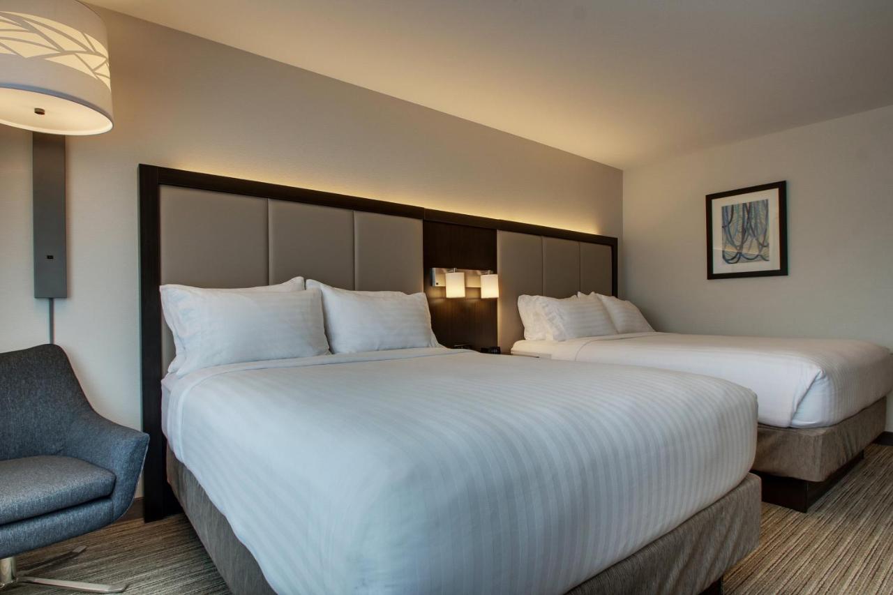 Queen Room with Two Queen Beds - Non-Smoking at Holiday Inn Express & Suites Mount Vernon by IHG