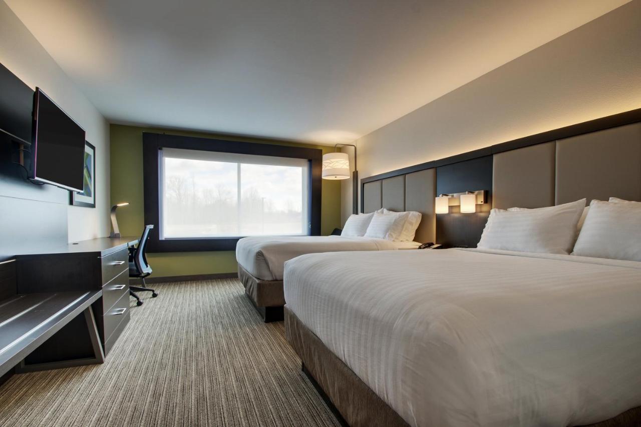 Queen Room with Two Queen Beds - Non-Smoking at Holiday Inn Express & Suites Mount Vernon by IHG