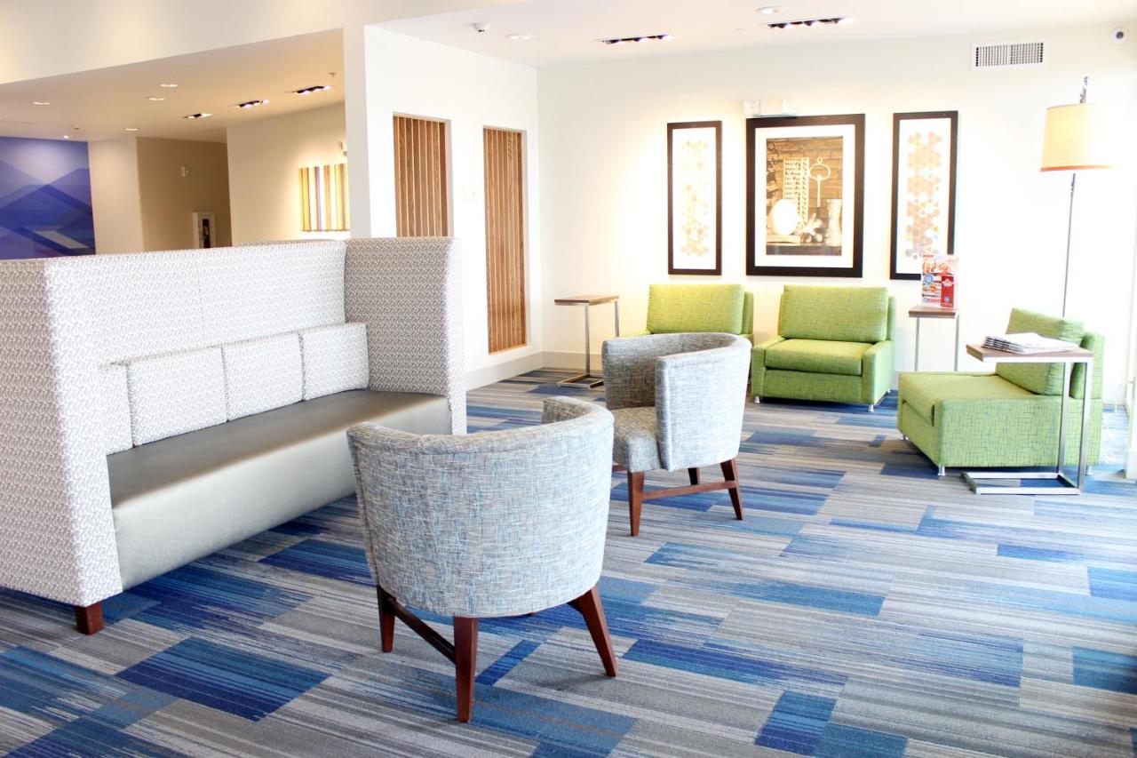 | Holiday Inn Express & Suites - Moses Lake, an IHG Hotel