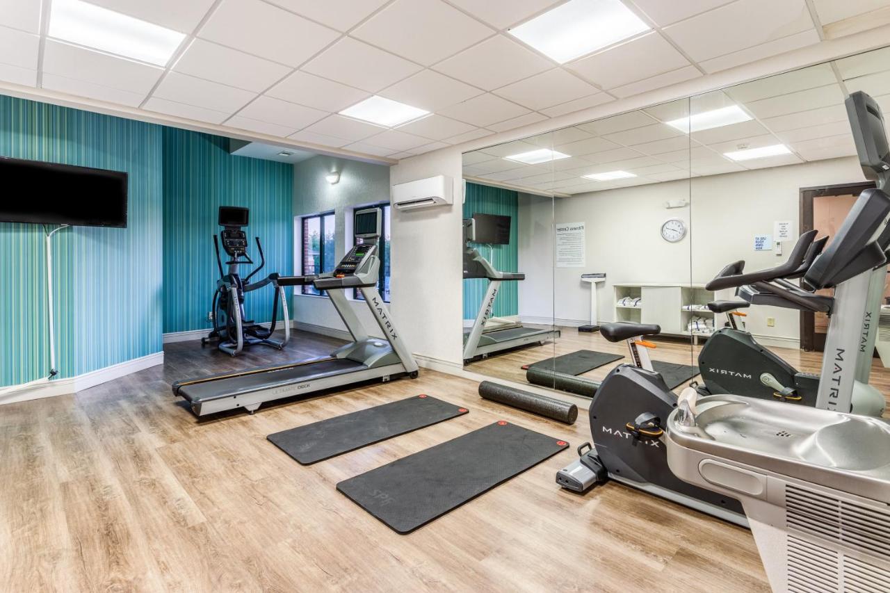 | Holiday Inn Express Hotel & Suites Shiloh/O'Fallon, an IHG Hotel