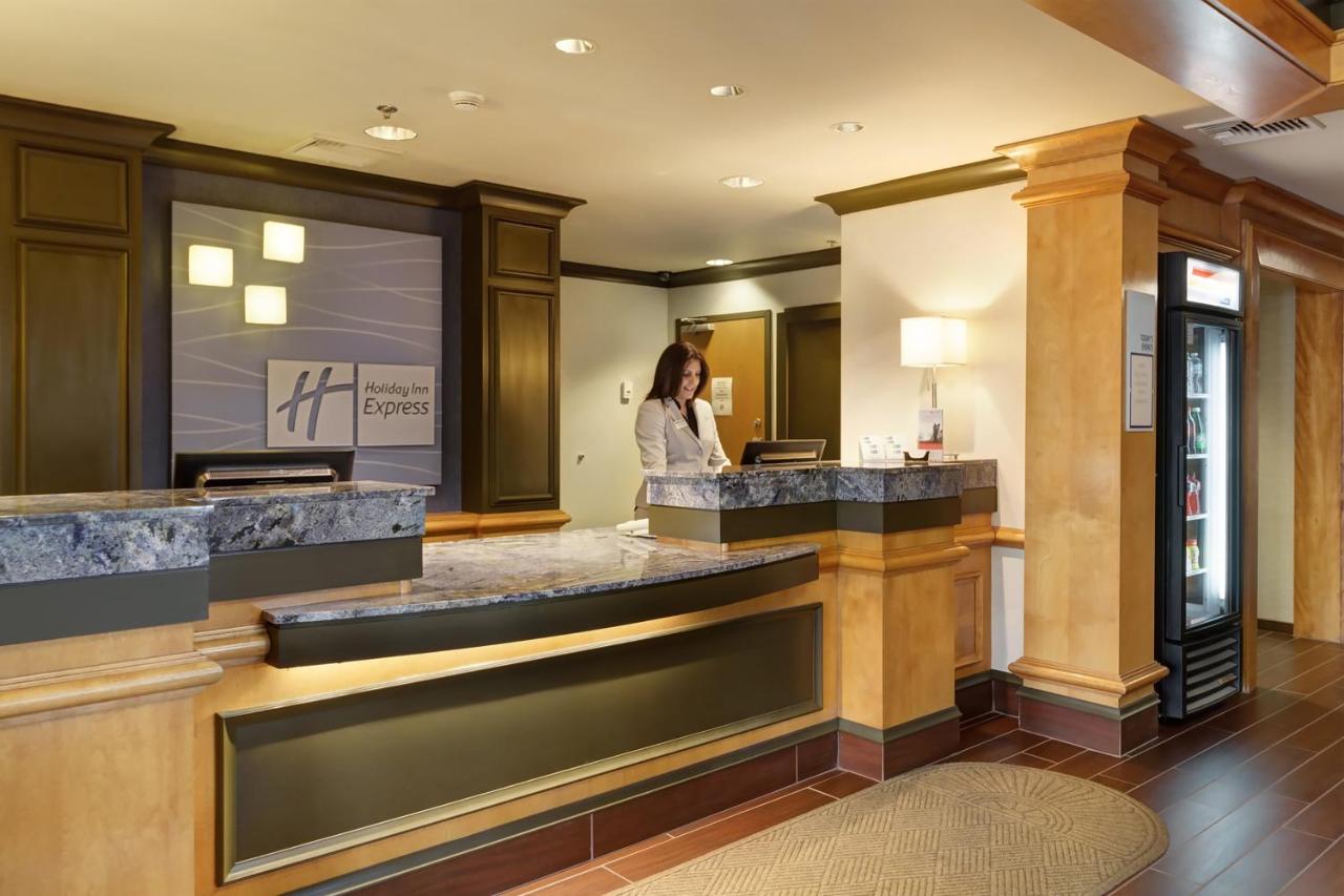  | Holiday Inn Express Hotel & Suites Warwick-Providence (Arpt)