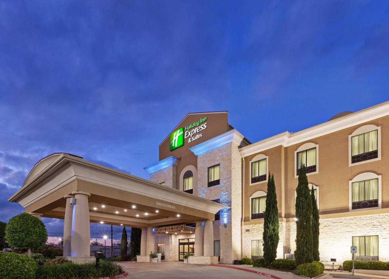 | Holiday Inn Express & Suites Victoria, an IHG Hotel