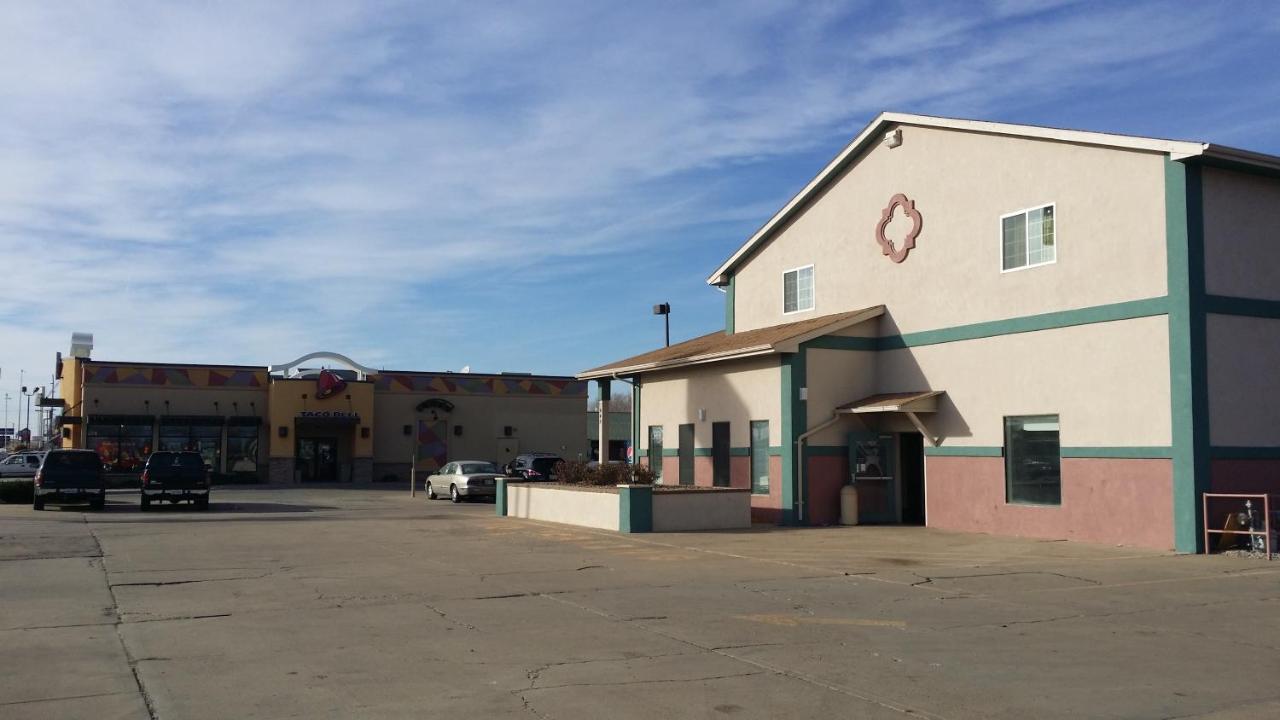 | Value Inn & Suites Salina