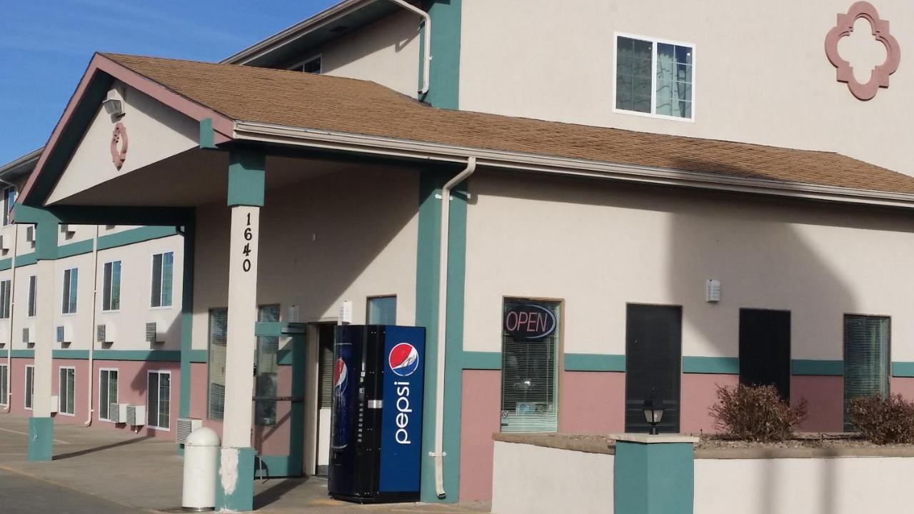 | Value Inn & Suites Salina