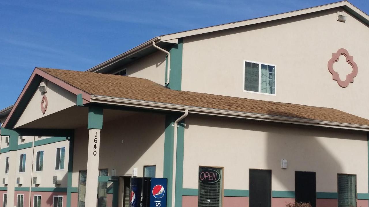 | Value Inn & Suites Salina