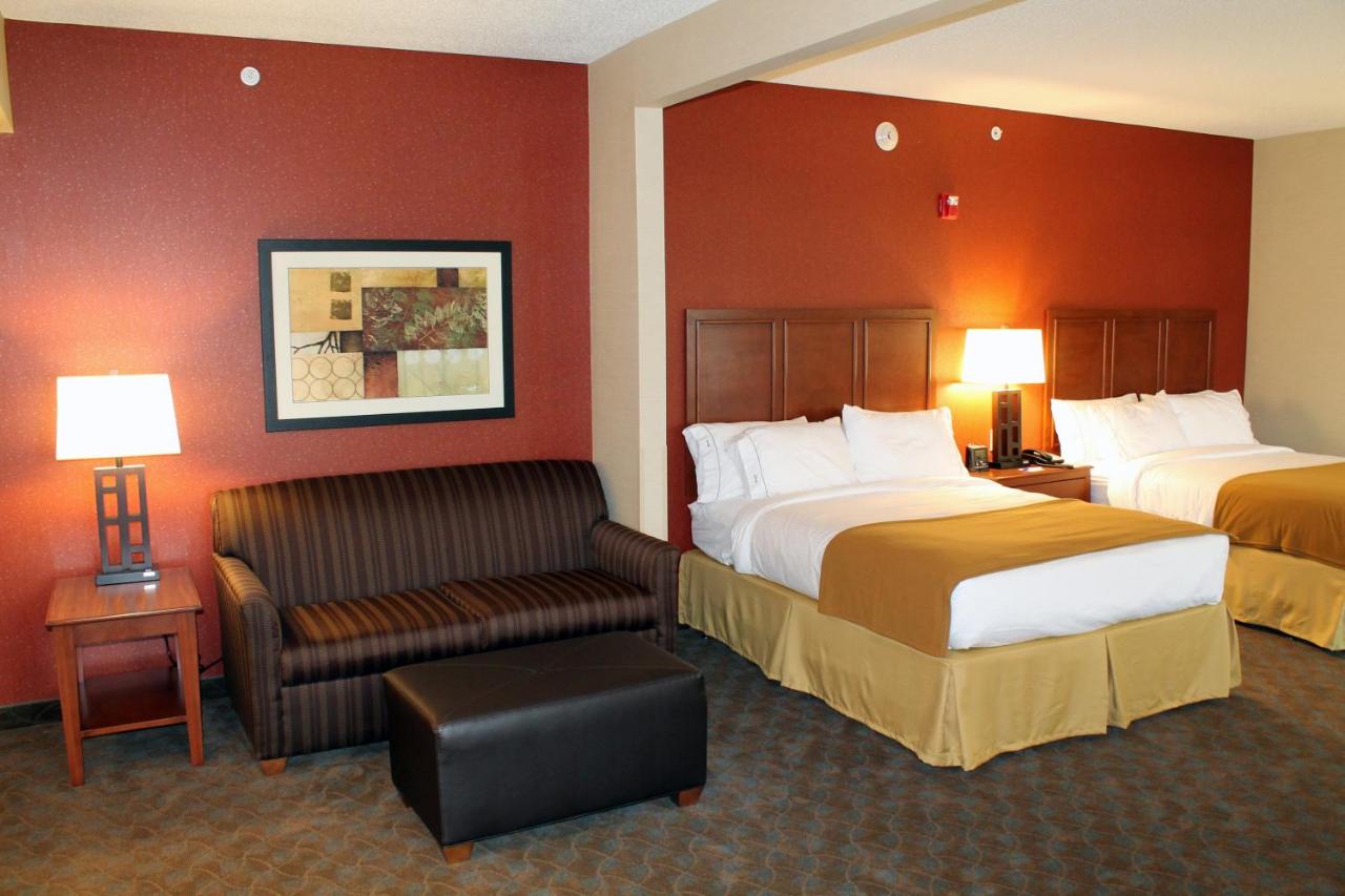 Queen Suite - Non-Smoking at Holiday Inn Express Hotel & Suites Paducah West by IHG