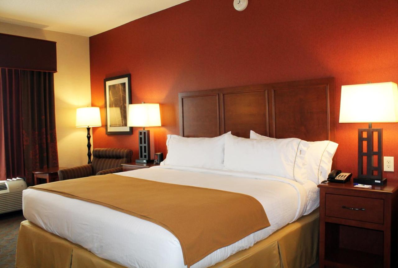  | Holiday Inn Express Hotel & Suites Paducah West