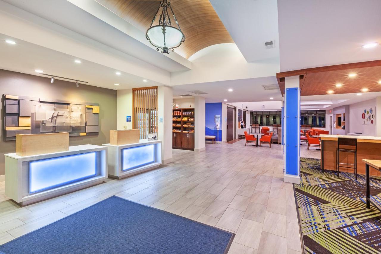 | Holiday Inn Express Hotel and Suites Orange, an IHG Hotel