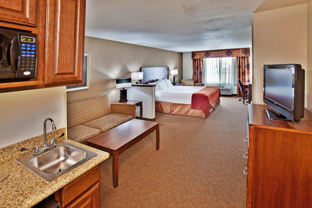 Queen Suite with Sofa Bed at Holiday Inn Express Hotel & Suites Dubuque by IHG