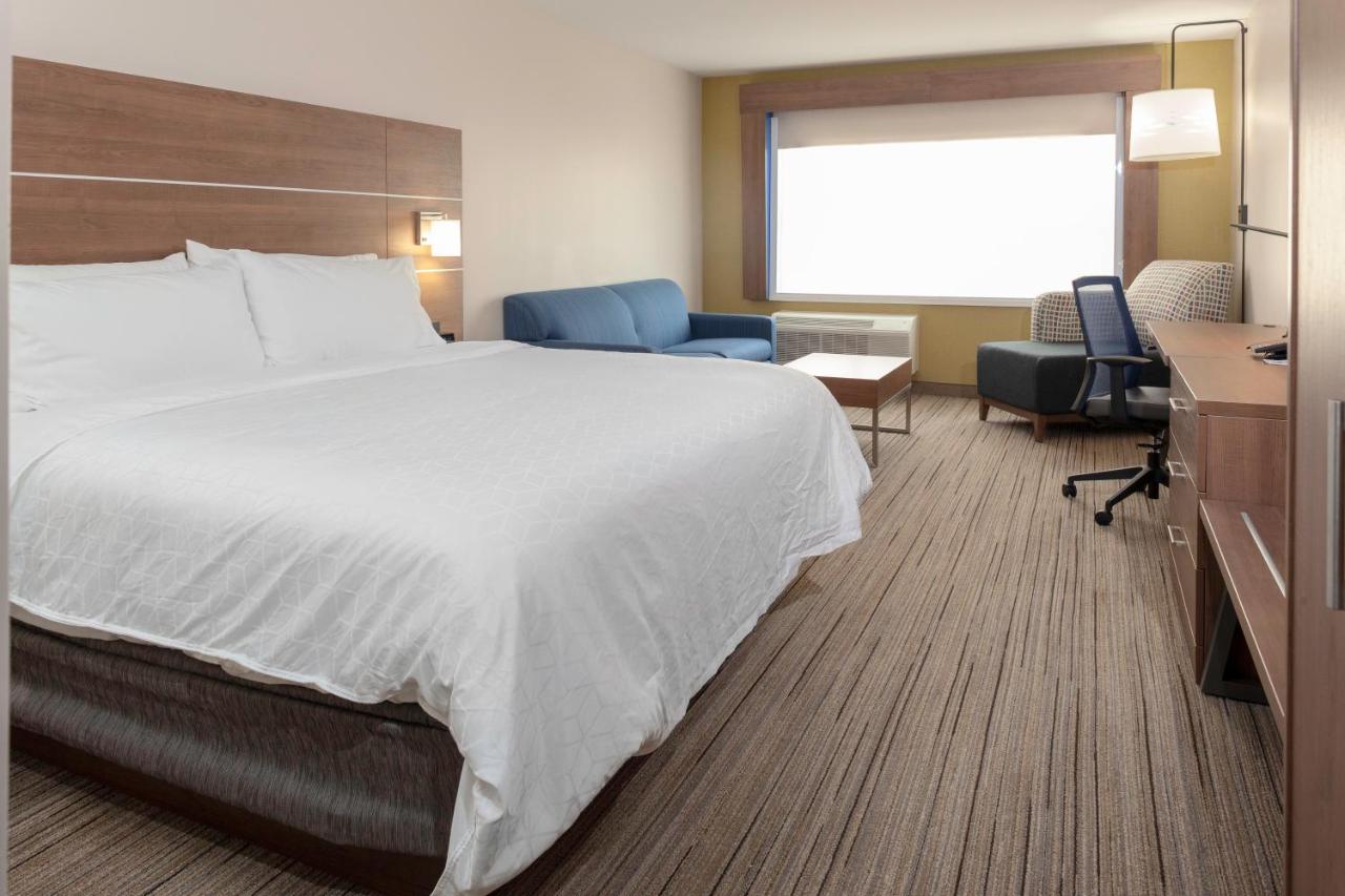 | Holiday Inn Express & Suites Phoenix East - Gilbert, an IHG Hotel