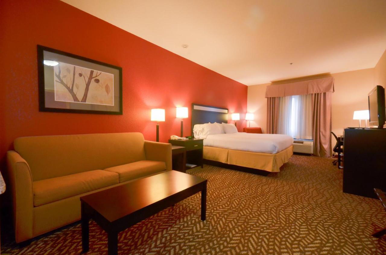 | Holiday Inn Express & Suites Pine Bluff/Pines Mall, an IHG Hotel