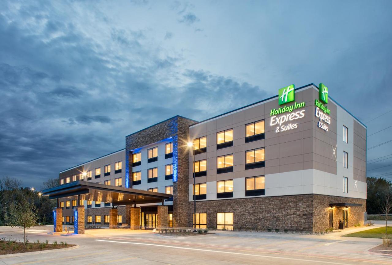  | Holiday Inn Express & Suites East Peoria - Riverfront