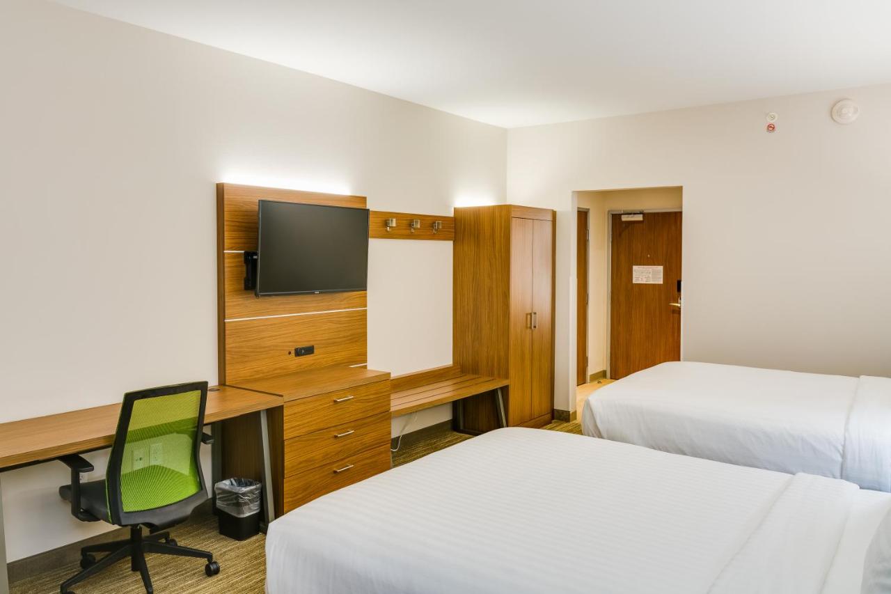 Queen Room with Two Queen Beds - Non-Smoking at Holiday Inn Express & Suites Russellville by IHG