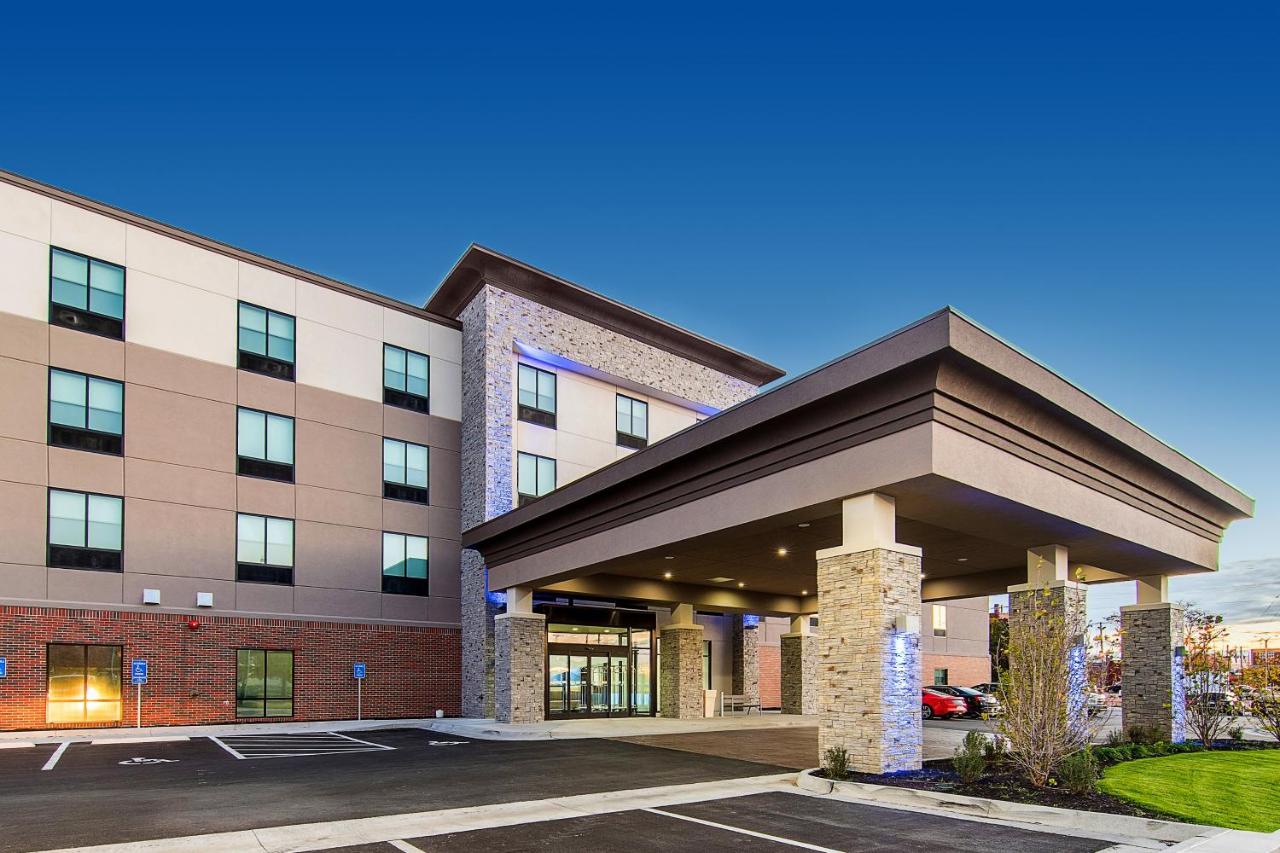  | Holiday Inn Express & Suites Atchison