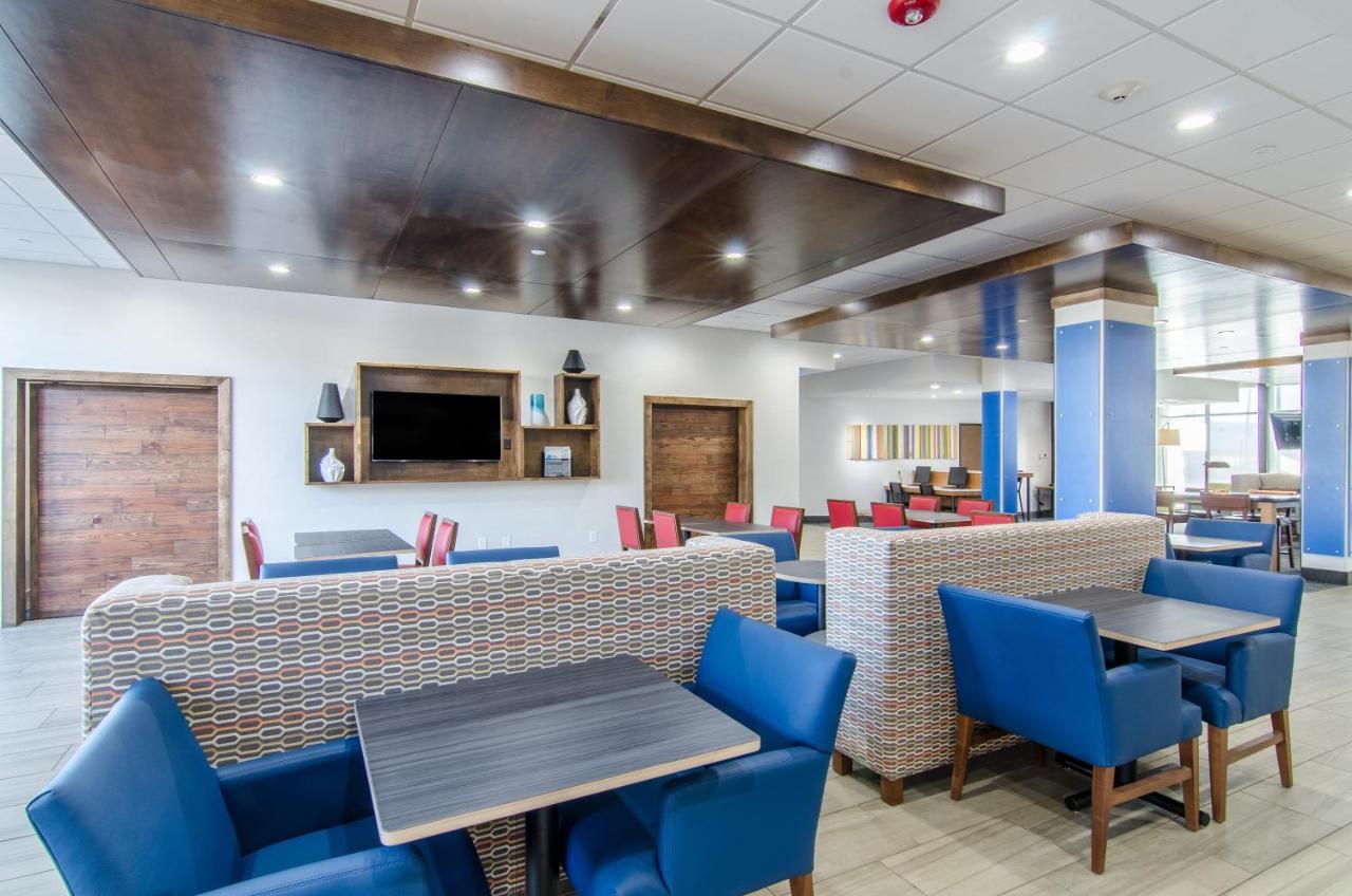  | Holiday Inn Express & Suites Atchison