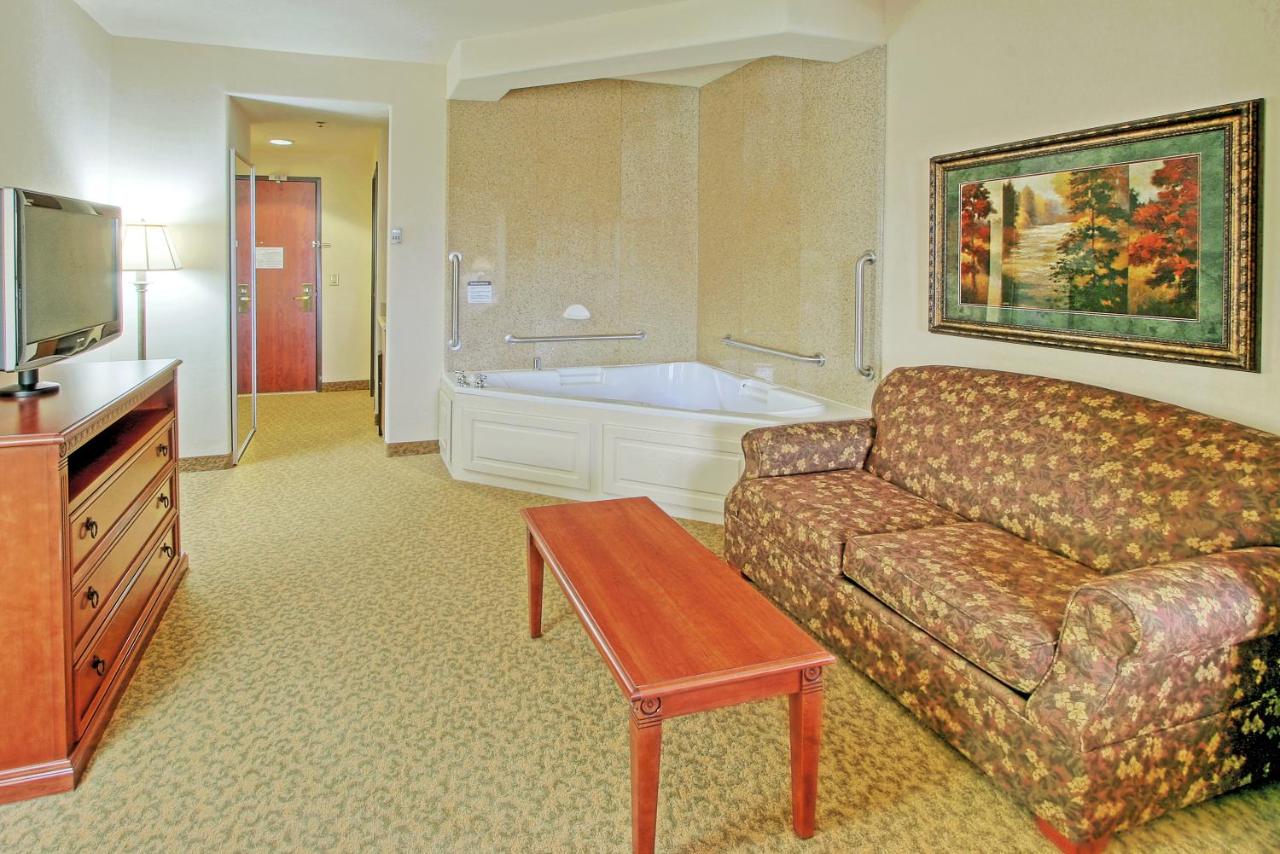 King Suite with Spa Bath at Holiday Inn Express Hotel and Suites Las Cruces by IHG