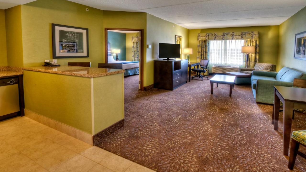  | Holiday Inn Express & Suites Pittsburgh SW - Southpointe